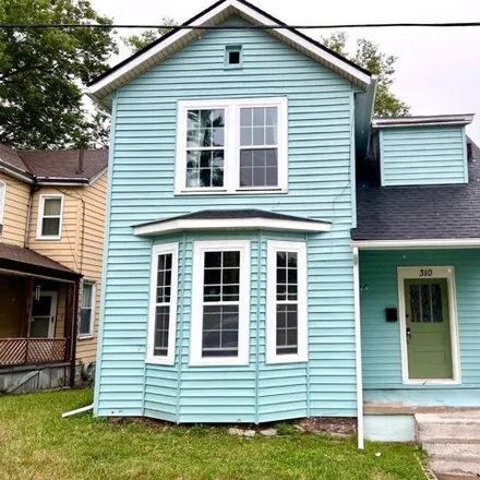 Buy this 3 bed house on 310 N C St in Hamilton, Ohio
