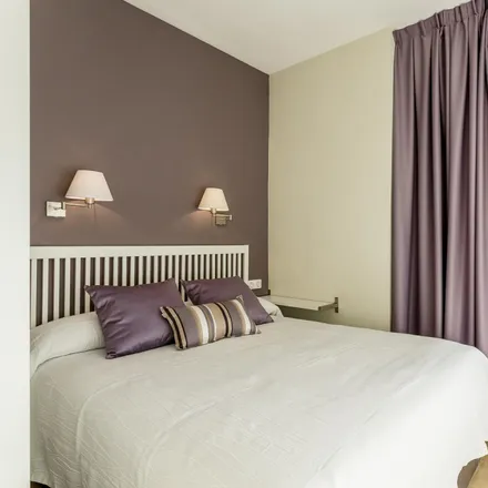 Rent this 3 bed apartment on Carrer de Santa Amèlia in 10, 08001 Barcelona