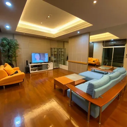 Image 3 - Grand Langsuan Condominiums, Lang Suan Road, Ratchaprasong, Pathum Wan District, Bangkok 10330, Thailand - Apartment for rent