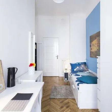 Image 9 - Via Giulio e Corrado Venini, 20131 Milan MI, Italy - Apartment for rent