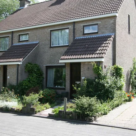 Rent this 3 bed apartment on Baggelbak 16 in 8447 AX Heerenveen, Netherlands