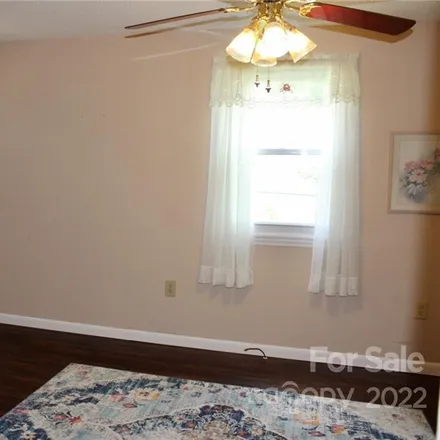 Image 7 - 209 West Parkwood Street, Stanley, Gaston County, NC 28164, USA - House for sale