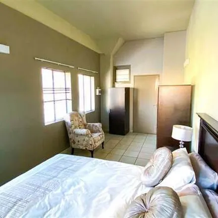 Image 3 - Van Beek Street, Doornfontein, Johannesburg, 2001, South Africa - Apartment for rent