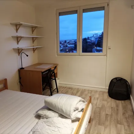 Rent this 3 bed room on 28 Chemin de Hérédia in 31500 Toulouse, France