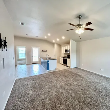 Image 2 - 9806 Uvalde Avenue, Lubbock, TX 79423, USA - House for rent