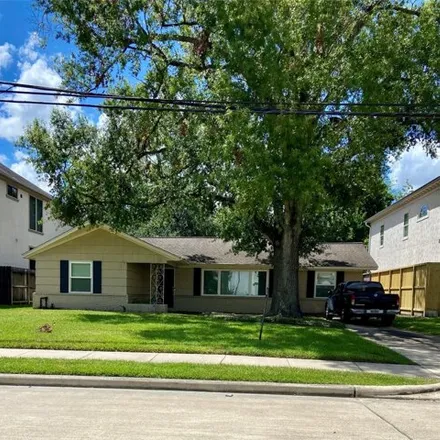 Image 2 - 4809 Pine St, Bellaire, Texas, 77401 - House for rent