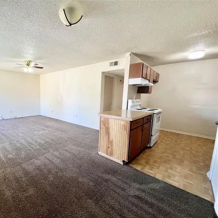 Image 3 - 104 Ramada Avenue, Joshua, Johnson County, TX 76058, USA - Duplex for rent