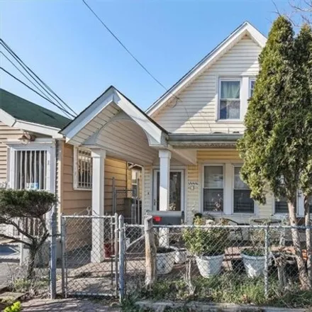 Buy this 4 bed house on 1997 Gildersleeve Avenue in New York, NY 10473
