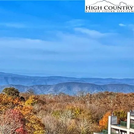 Buy this 2 bed condo on 326 Pinnacle Inn Road in Beech Mountain, NC 28604