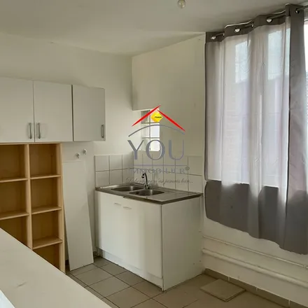 Rent this 3 bed apartment on 91 Rue des Martyrs de la Résistance in 60110 Méru, France