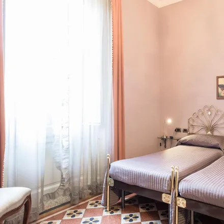 Rent this 6 bed room on Carrefour Market in Via Giuseppe Ripamonti, 181