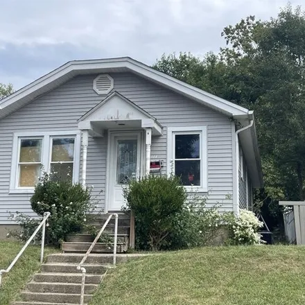 Buy this 2 bed house on 1276 Parrish Avenue in Hamilton, OH 45011