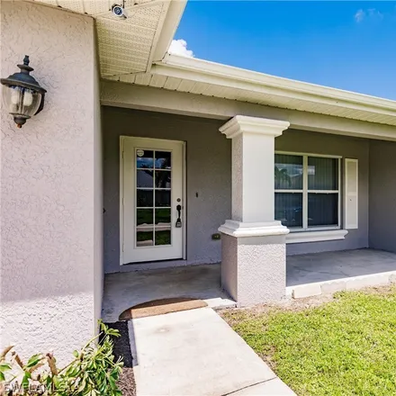 Image 3 - 2211 Southeast 11th Street, Cape Coral, FL 33990, USA - House for sale