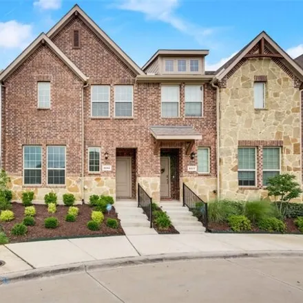 Rent this 3 bed townhouse on Steer Creek Place in Mesquite, TX 75149