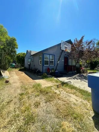 Buy this 4 bed house on 3250 32nd Avenue in Sacramento, CA 95824