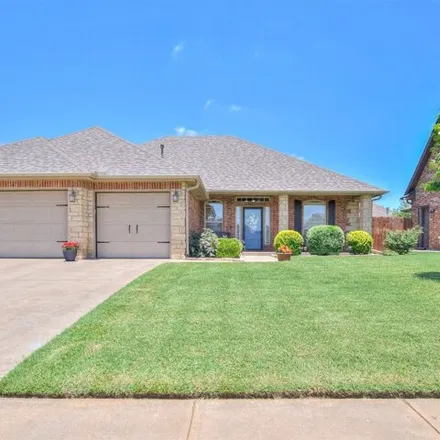 Image 3 - 823 SE 6th St, Moore, Oklahoma, 73160 - House for sale