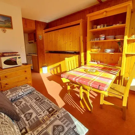 Rent this studio apartment on Peisey in Chemin Communal du Lotissement de Plan Peisey, 73210 Peisey-Nancroix