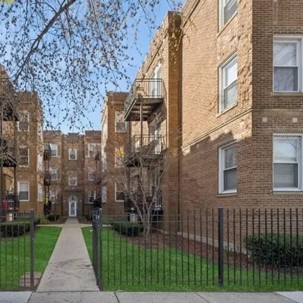 Buy this 1 bed condo on 1443-1449 West Victoria Street in Chicago, IL 60660