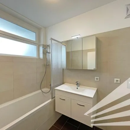 Rent this 2 bed apartment on Semmelweisstraße 36 in 4020 Linz, Austria
