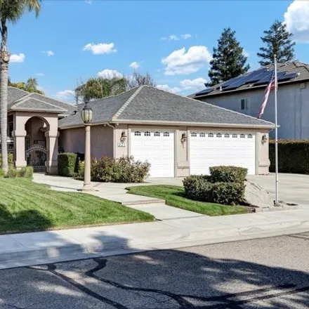 Buy this 4 bed house on 323 Old Line Avenue in Exeter, CA 93221