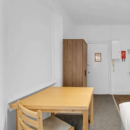 Image 8 - 10 Pembridge Villas, London, W2 4XE, United Kingdom - Apartment for rent