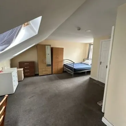 Rent this 1 bed townhouse on City Gates Church in 25-29 Clements Road, London
