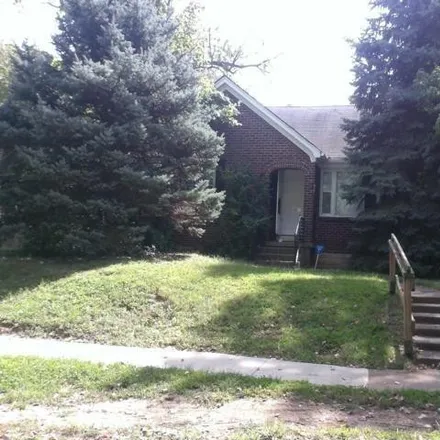 Rent this 3 bed house on 900 McClain Drive in Northland, Lexington