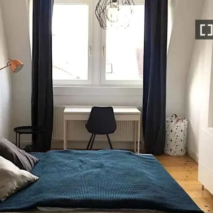 Rent this 4 bed room on Einkaufsmeile Leipziger Straße in Rohmerstraße 4, 60486 Frankfurt