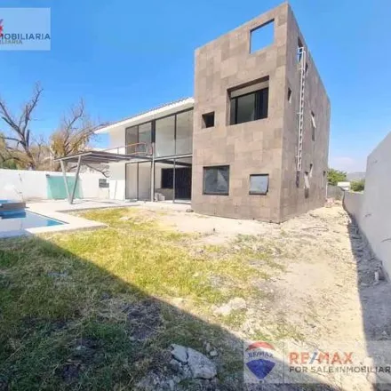 Buy this 3 bed house on Paraíso Country Club in Calzada Primaveras, Fraccionamiento Paseos del Río