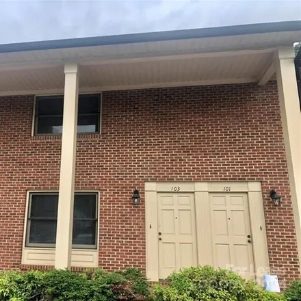 Rent this 2 bed apartment on 117 Hillcrest Drive in Lincolnton, NC 28092