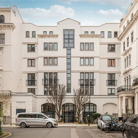 Rent this 2 bed apartment on 22 Redan Place in London, W2 4SA