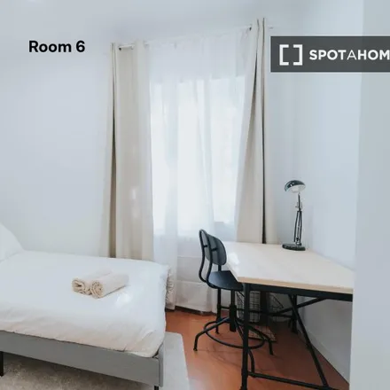 Image 3 - Calle de Joaquín Costa, 156, 28006 Madrid, Spain - Room for rent