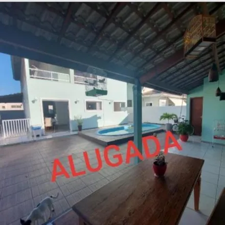 Rent this 4 bed house on Mercadinho Braga Mendes in Rua Abrantes, Inocoop / Bellavista