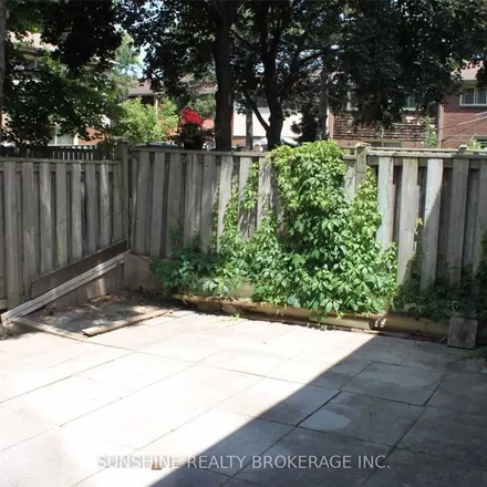 Image 3 - 264 Timberbank Boulevard, Toronto, ON M1W 2S2, Canada - Townhouse for rent