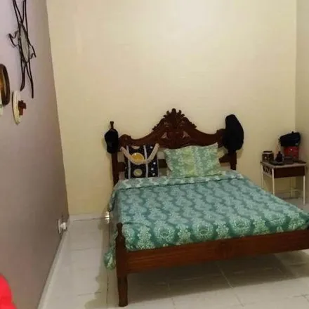 Buy this 3 bed house on escola aladim in Rua Coronel Tedim 337, Pechincha