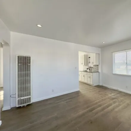 Image 5 - 1524 West 85th Street, Los Angeles, CA 90047, USA - House for rent