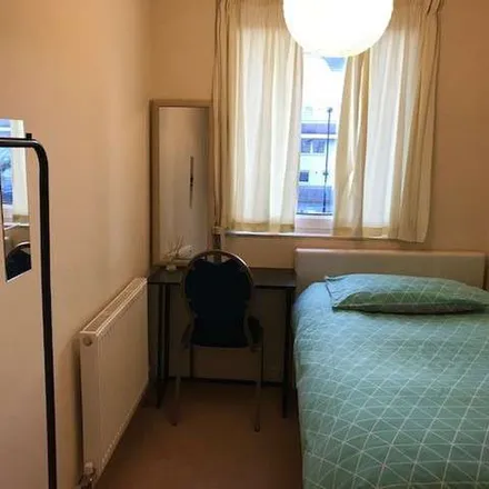 Image 7 - unnamed road, London, SE8 5ST, United Kingdom - Apartment for rent
