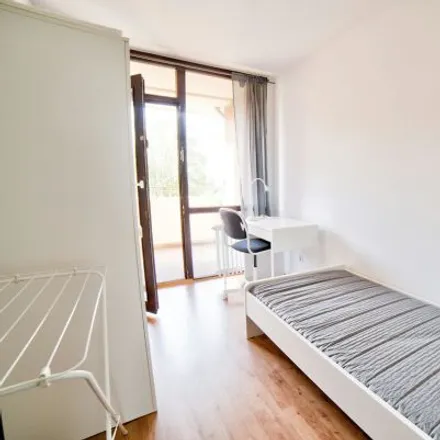 Rent this 1 bed room on Kölner Landstraße 338 in 40589 Dusseldorf, Germany