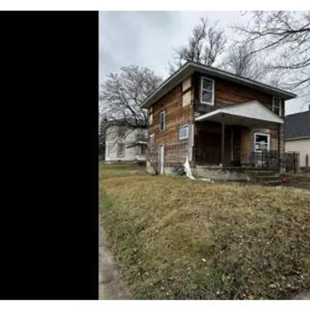 Buy this 3 bed house on 1420 North Madison Avenue in Mason City, IA 50401