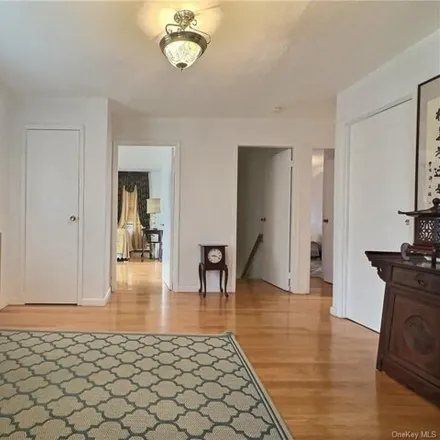 Image 9 - 33-05 Corporal Kennedy Street, New York, NY 11361, USA - House for sale