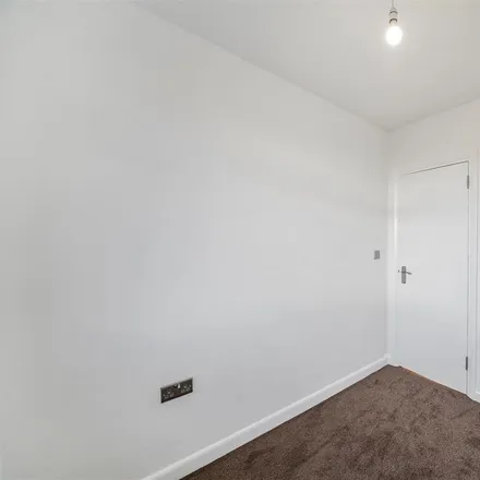 Image 9 - Elmcroft Close, New Bedfont, London, TW14 9HJ, United Kingdom - Apartment for rent