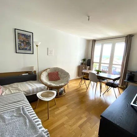 Image 4 - 83 Avenue du Grand Charran, 26000 Valence, France - Apartment for rent