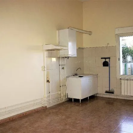 Image 4 - 11 Avenue de Capus, 34240 Lamalou-les-Bains, France - Apartment for rent