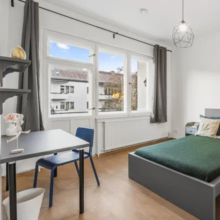 Rent this 3 bed room on Braunlager Straße 9 in 12347 Berlin, Germany