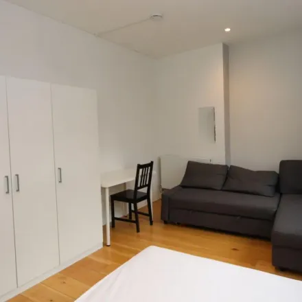 Image 5 - 264 Holloway Road, London, N7 9ES, United Kingdom - Apartment for rent