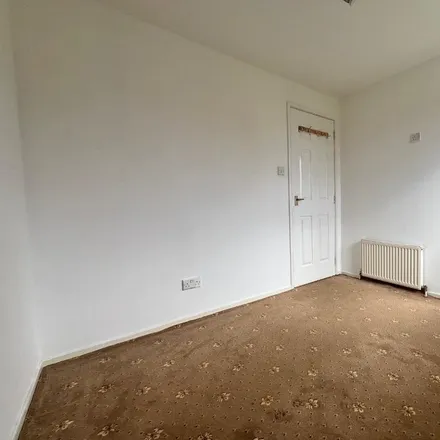 Image 7 - Laurence Gardens, Glasgow, G15 8AH, United Kingdom - Apartment for rent