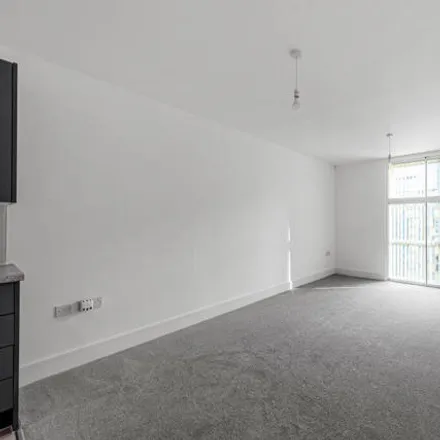 Image 6 - Warwick Building, 366 Queenstown Road, London, SW11 8PP, United Kingdom - Apartment for sale
