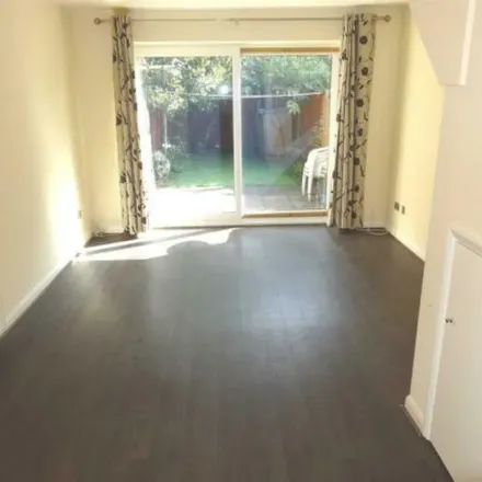 Image 5 - Moreton Avenue, London, TW7 4NW, United Kingdom - Apartment for rent