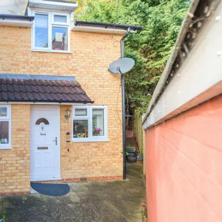 Buy this 2 bed house on Fox Lane in Winchester, SO22 4EA