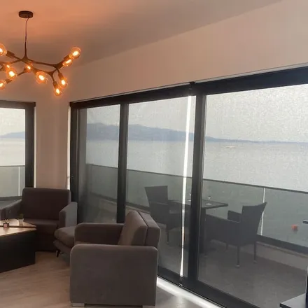Rent this 3 bed condo on 9701 Sarandë